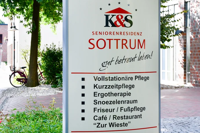 Eingang einer Einrichtung der K&S Gruppe